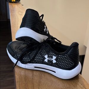 Under Armour tennis shoes